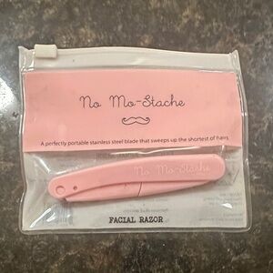 No Mo-Stache Precision Facial Razor - New